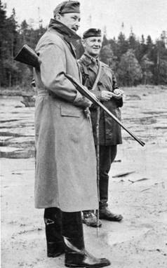 Gustaf Mannerheim ja
Erkki Raappana
Lieksanjärvi jatkosodan aikana