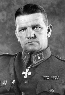 Kenraalimajuri
Mannerheim-ristin ritari
Aaro Pajari
SA-kuva