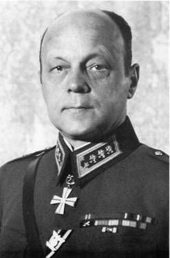 Jalkavenkenraali
Mannerheim-ristin 1. luokan ritari
Erik Heinrichs
SA-kuva